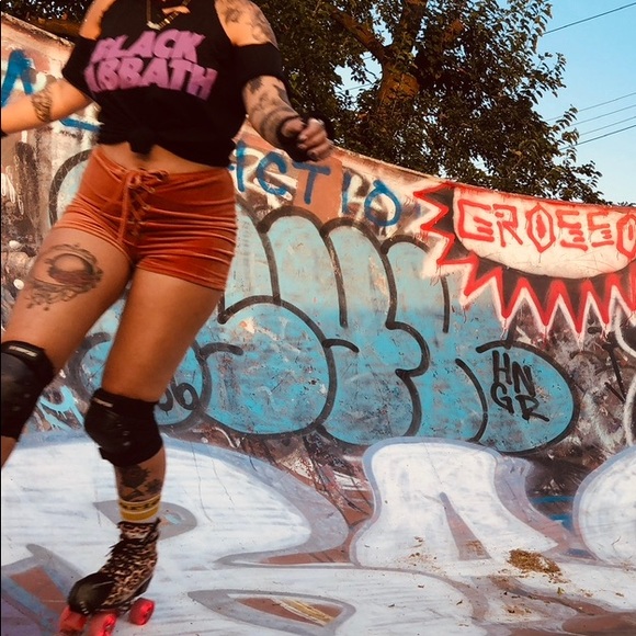 Velvet grommet shorties - Picture 2 of 5